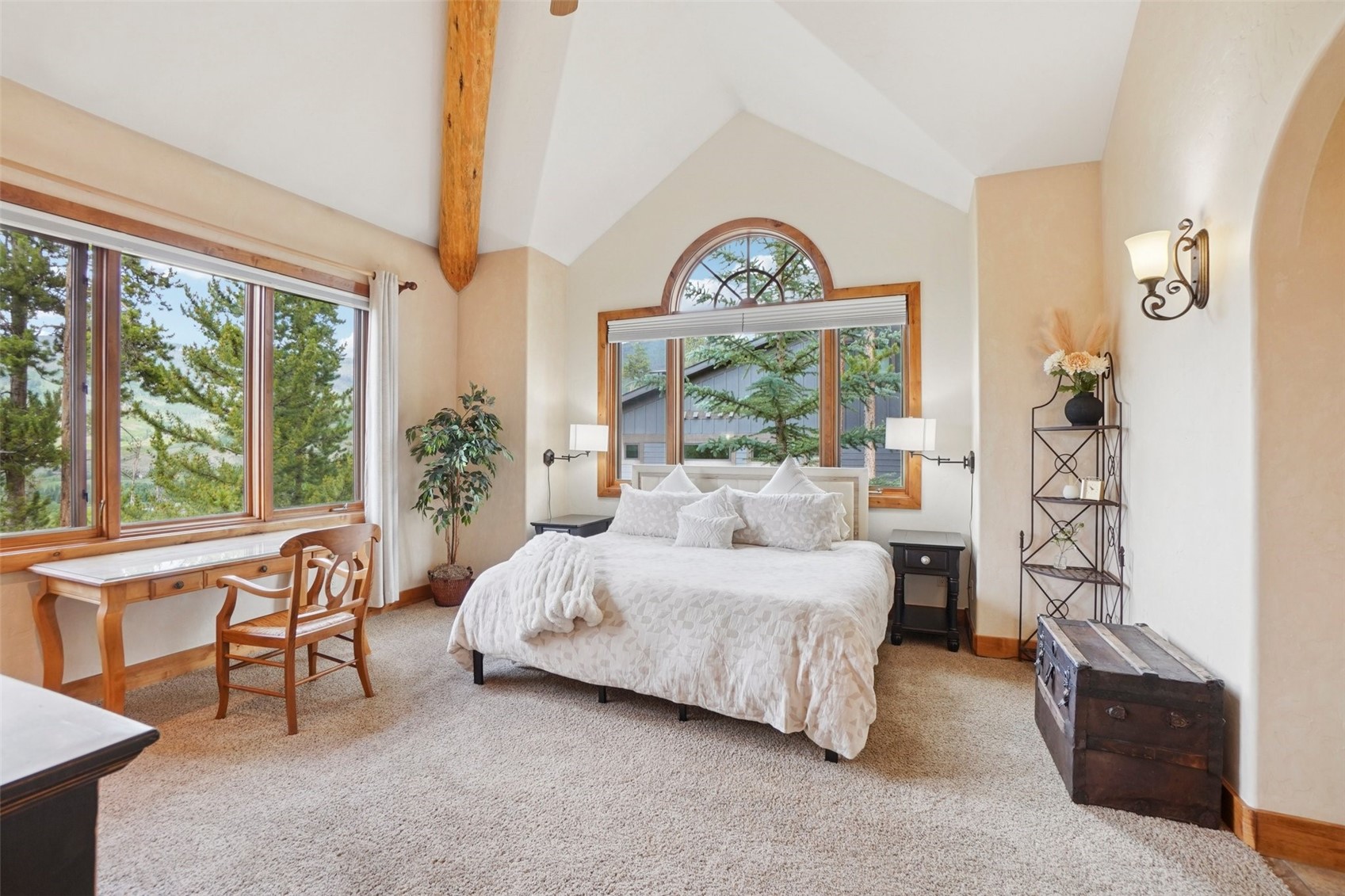 368 Black Hawk CIRCLE