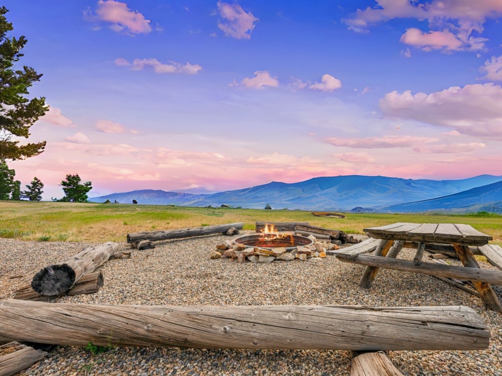 733 Spring Creek Ranch ROAD