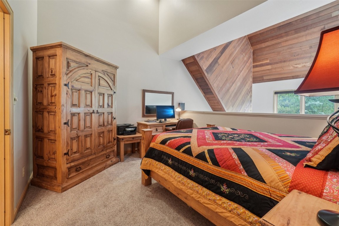 32 Hawn DRIVE