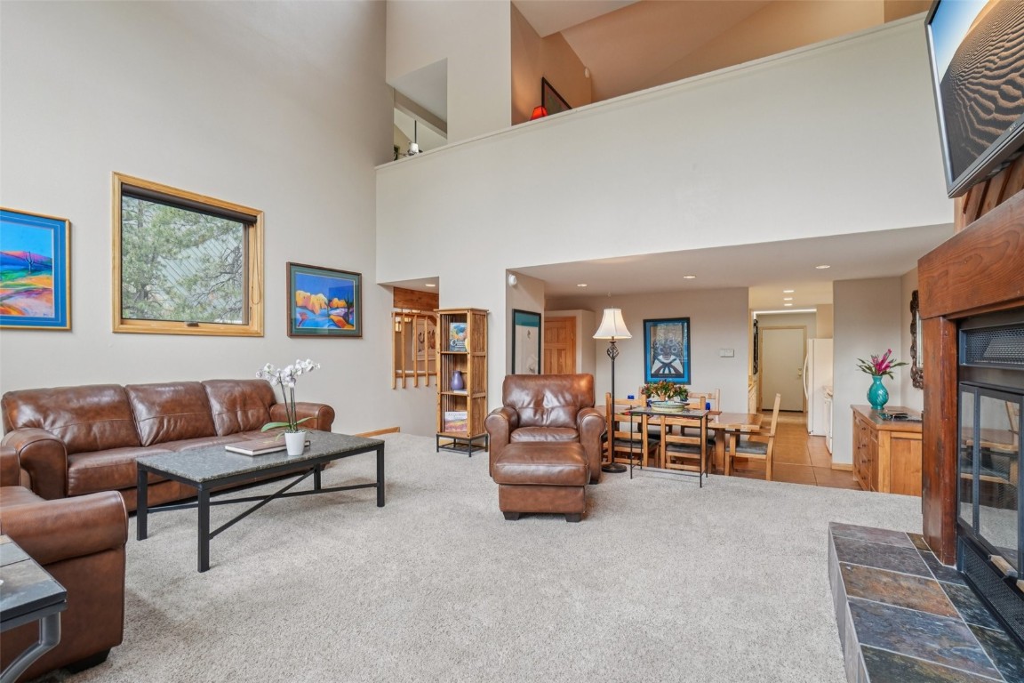 32 Hawn DRIVE