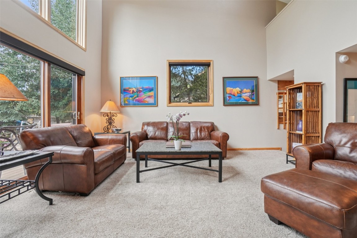 32 Hawn DRIVE