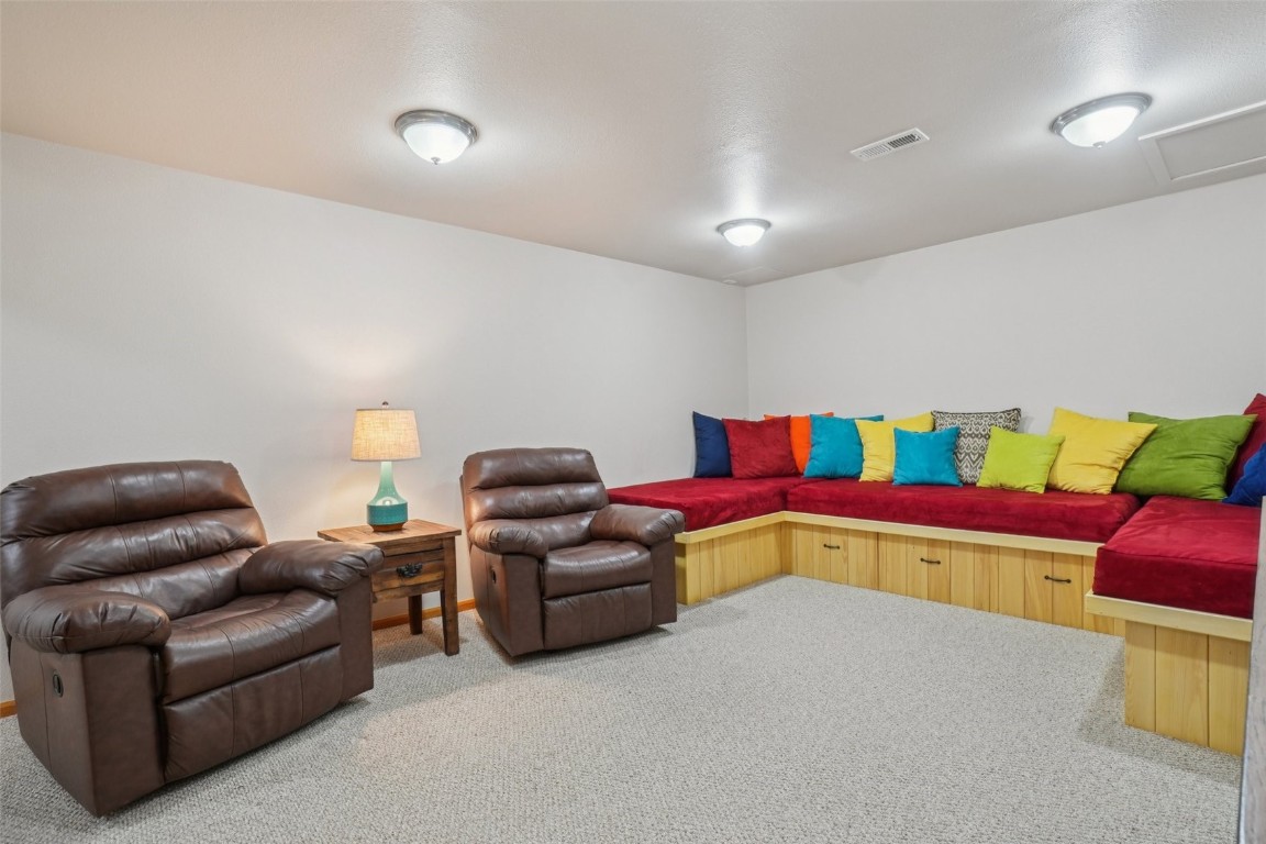 32 Hawn DRIVE