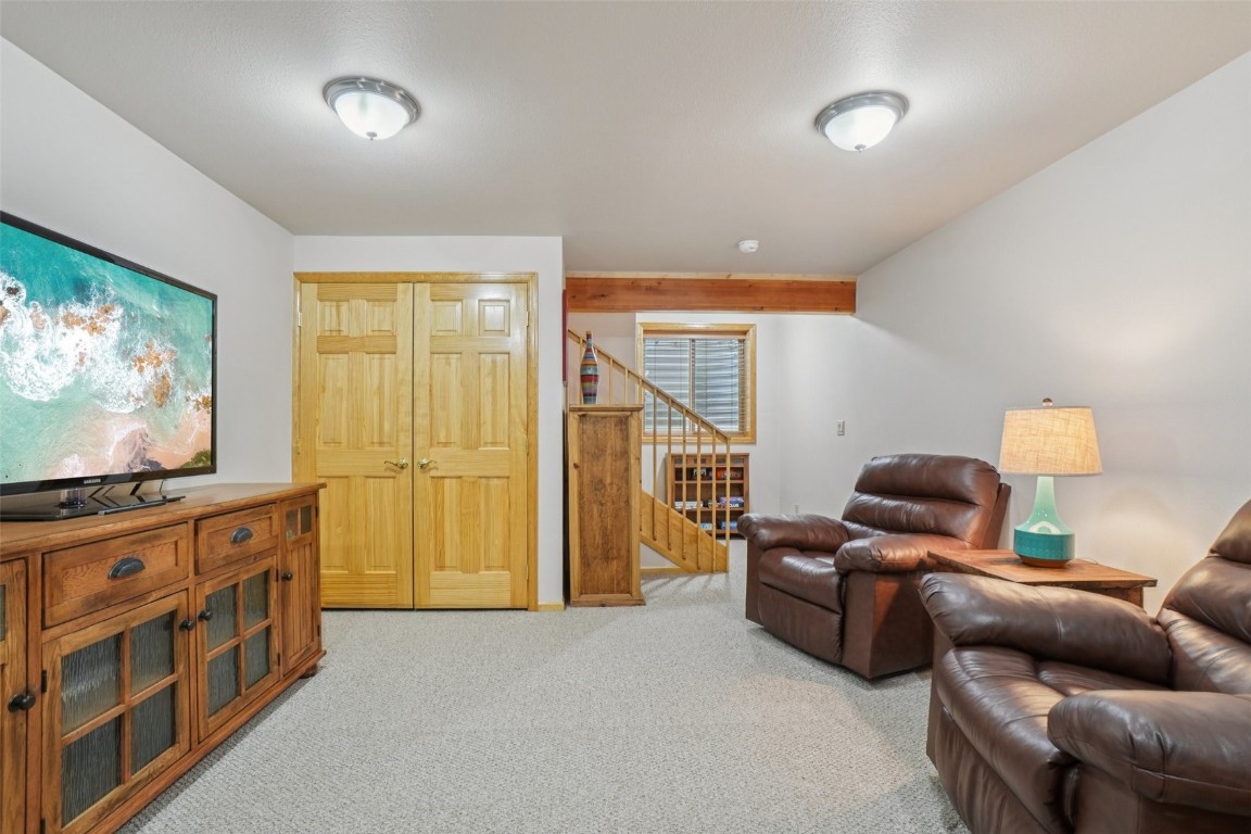 32 Hawn DRIVE