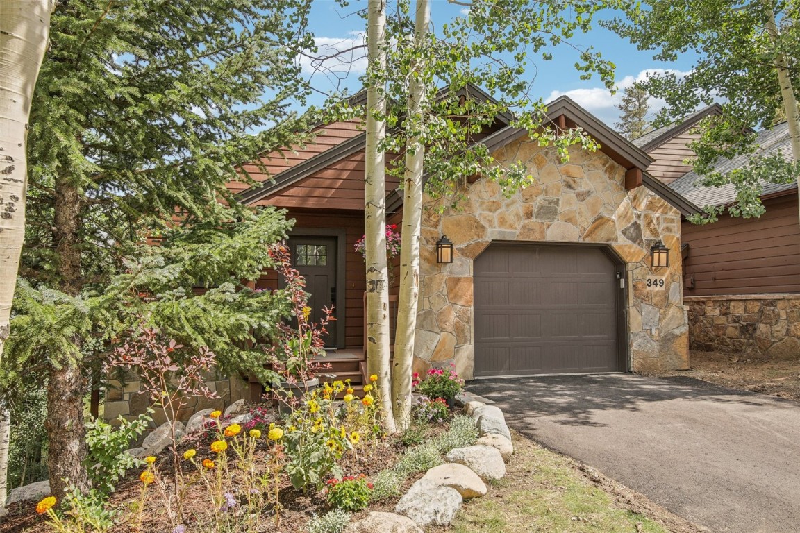 349 Park Forest DRIVE