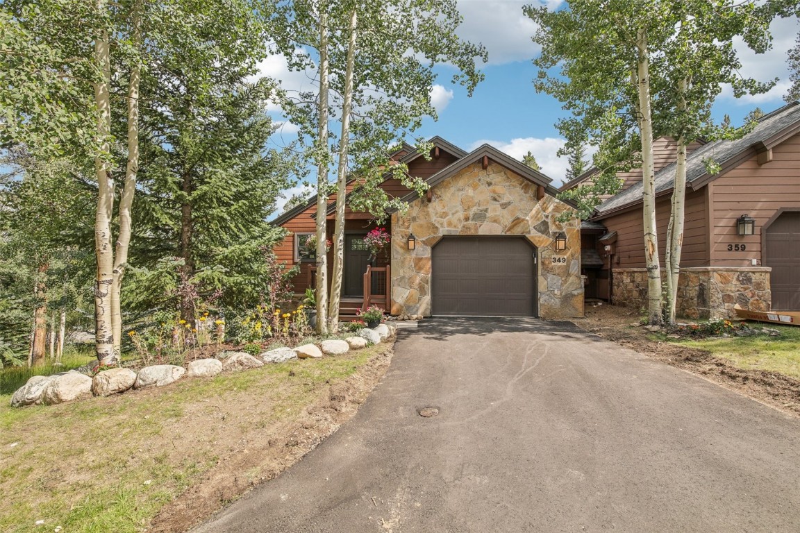 349 Park Forest DRIVE