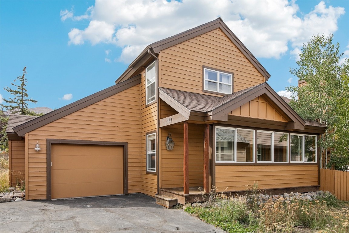 147 Blue Grouse LANE