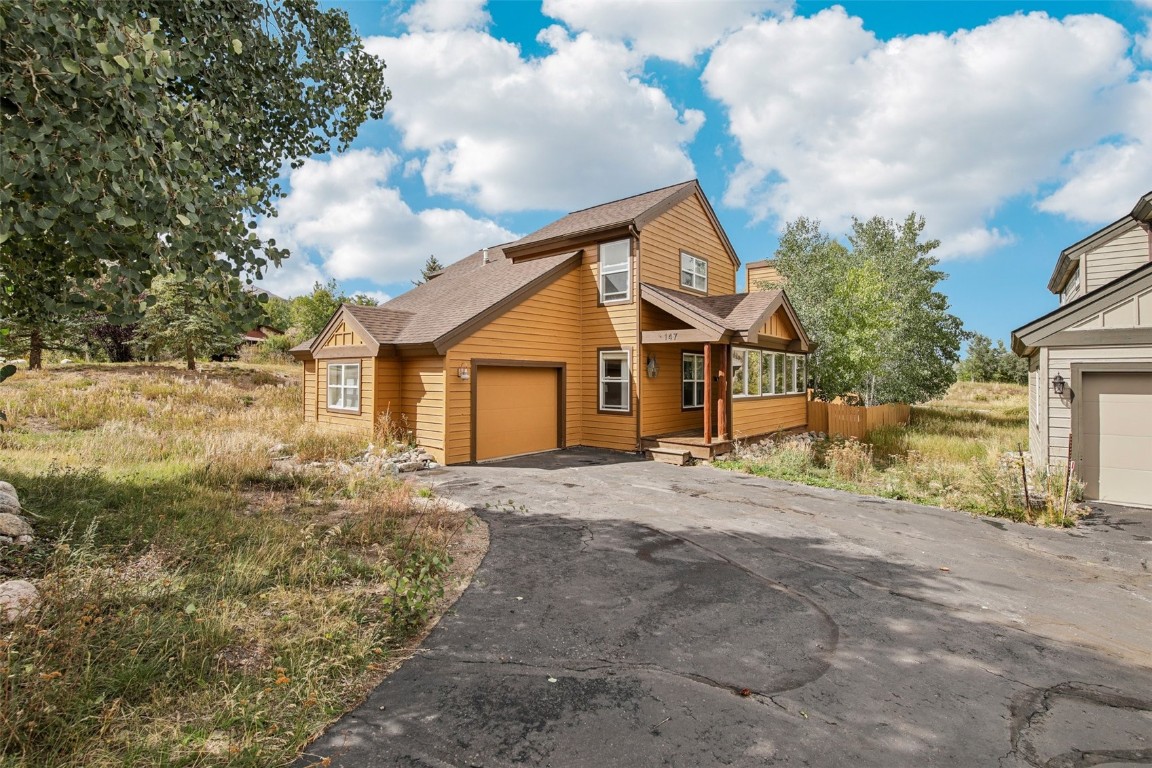 147 Blue Grouse LANE