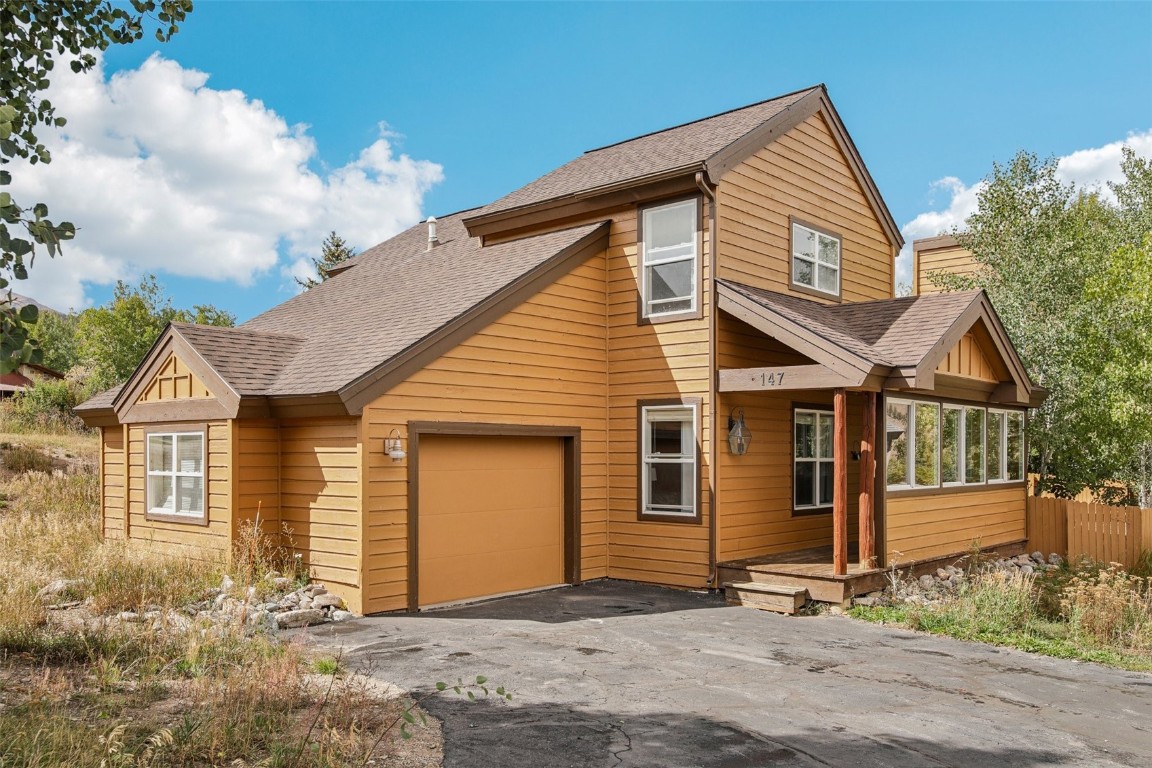 147 Blue Grouse LANE