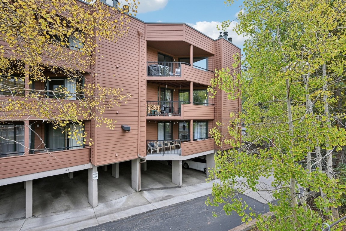 210 E La Bonte STREET 131