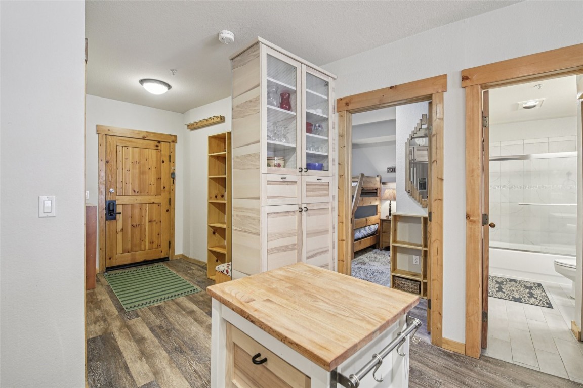 22784 Us Highway 6 2615