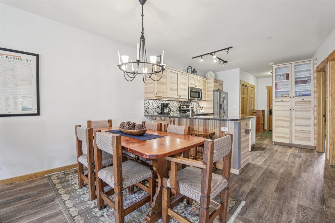 22784 Us Highway 6 2615