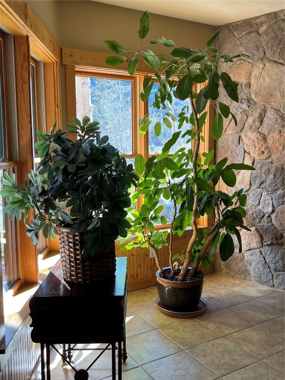 22784 Us Highway 6 2615