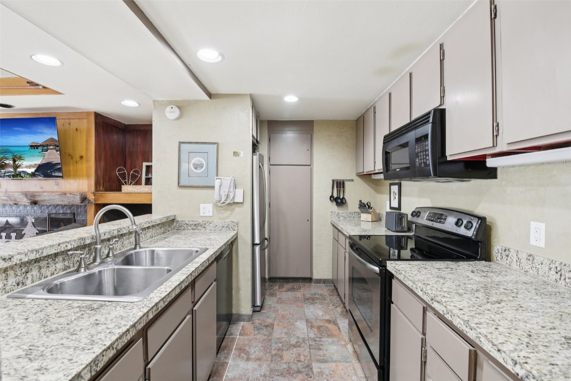 22340 US Highway 6 1788