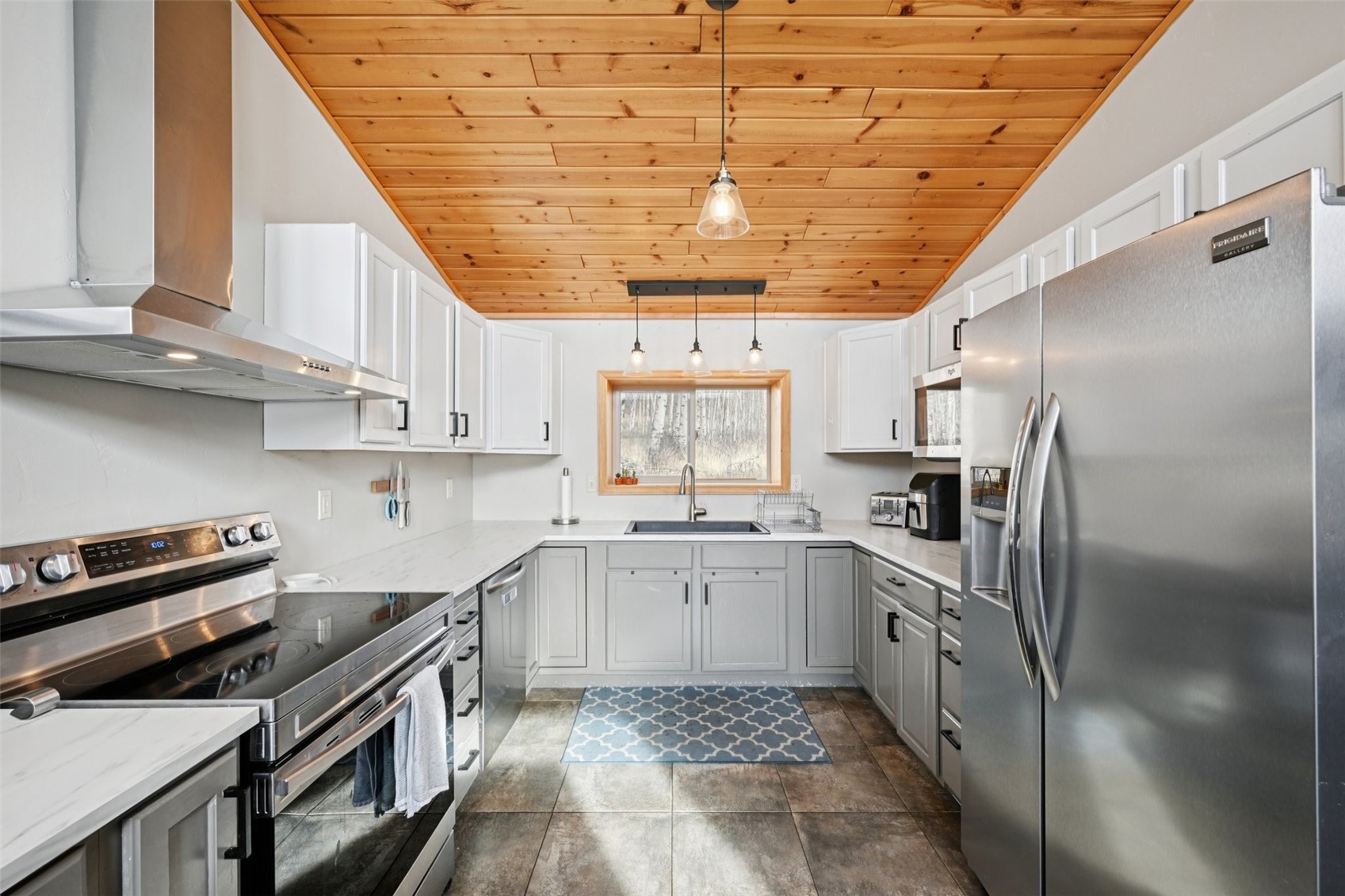 1499 Sheep Ridge ROAD