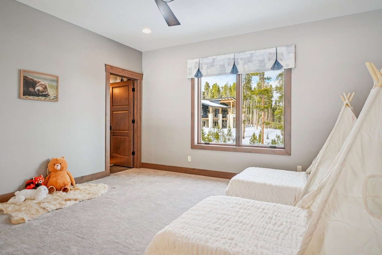 60 Barton Ridge DRIVE