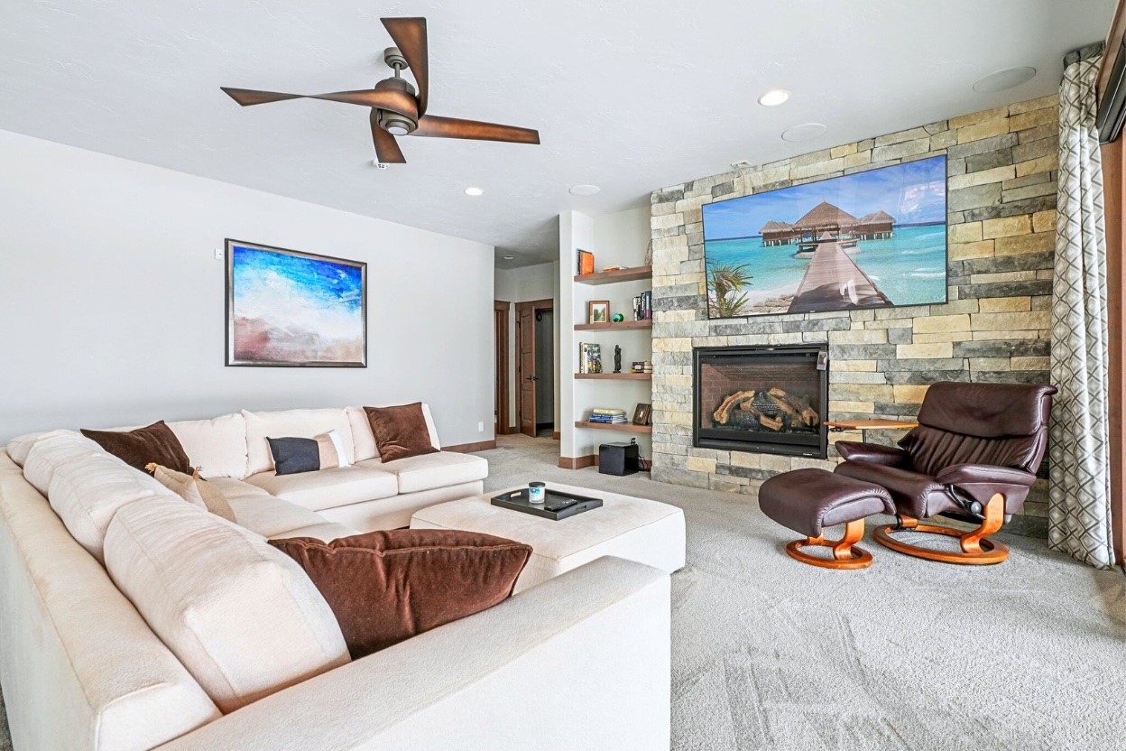 60 Barton Ridge DRIVE