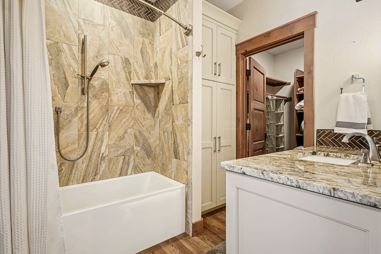 60 Barton Ridge DRIVE