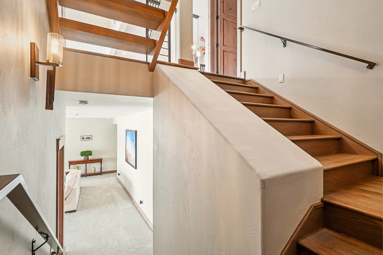 60 Barton Ridge DRIVE