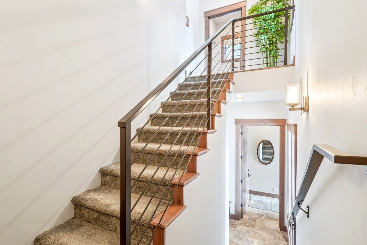 60 Barton Ridge DRIVE