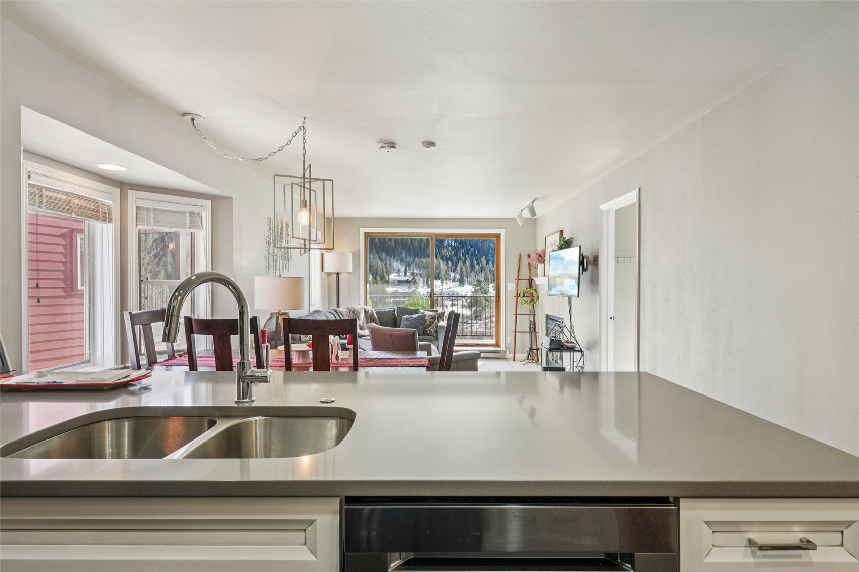 23062 Us Highway 6 A8