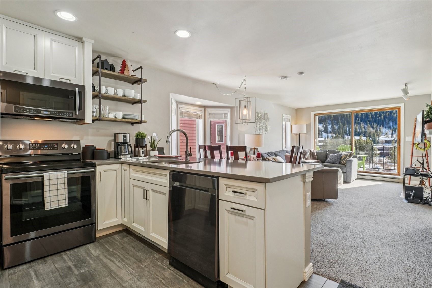 23062 Us Highway 6 A8