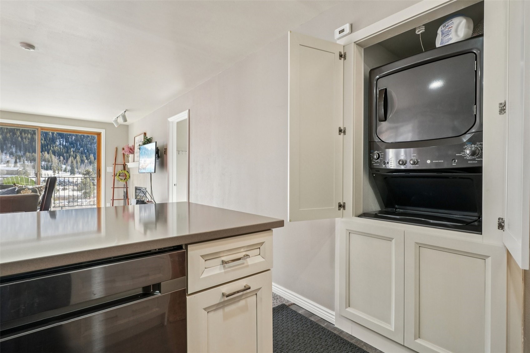 23062 Us Highway 6 A8