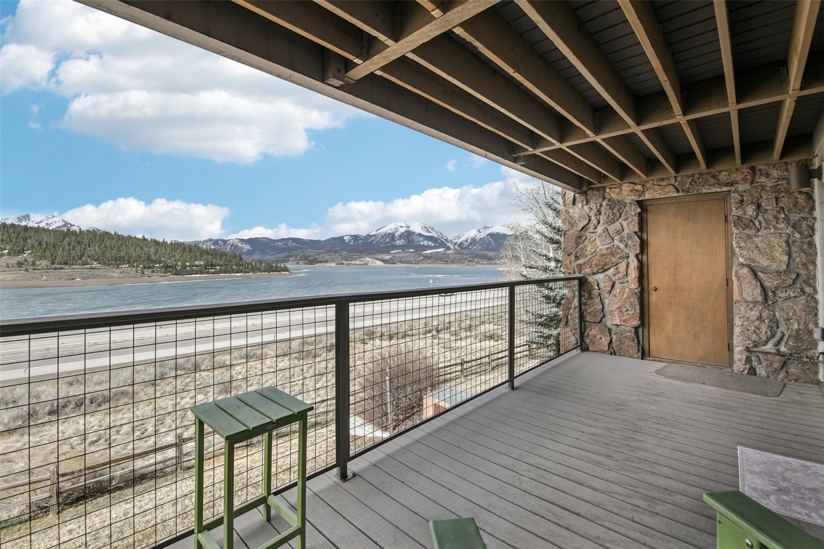 72 Corinthian CIRCLE 202