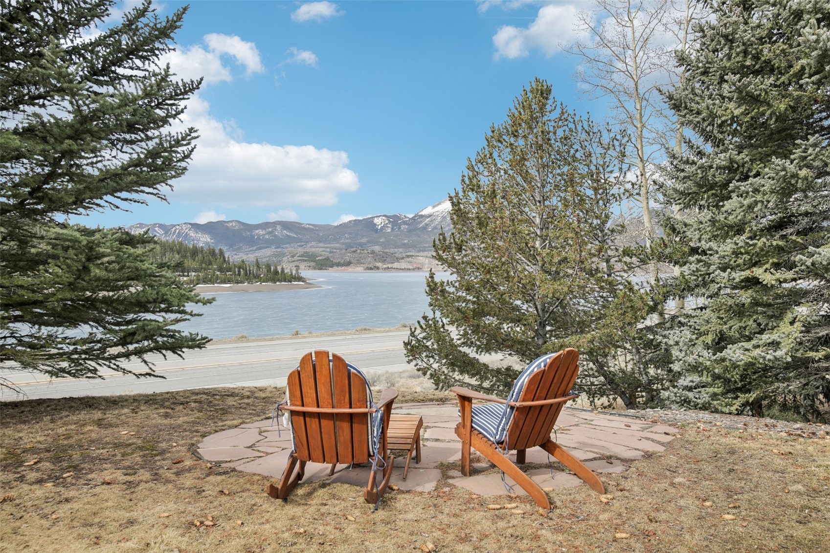 72 Corinthian CIRCLE 202