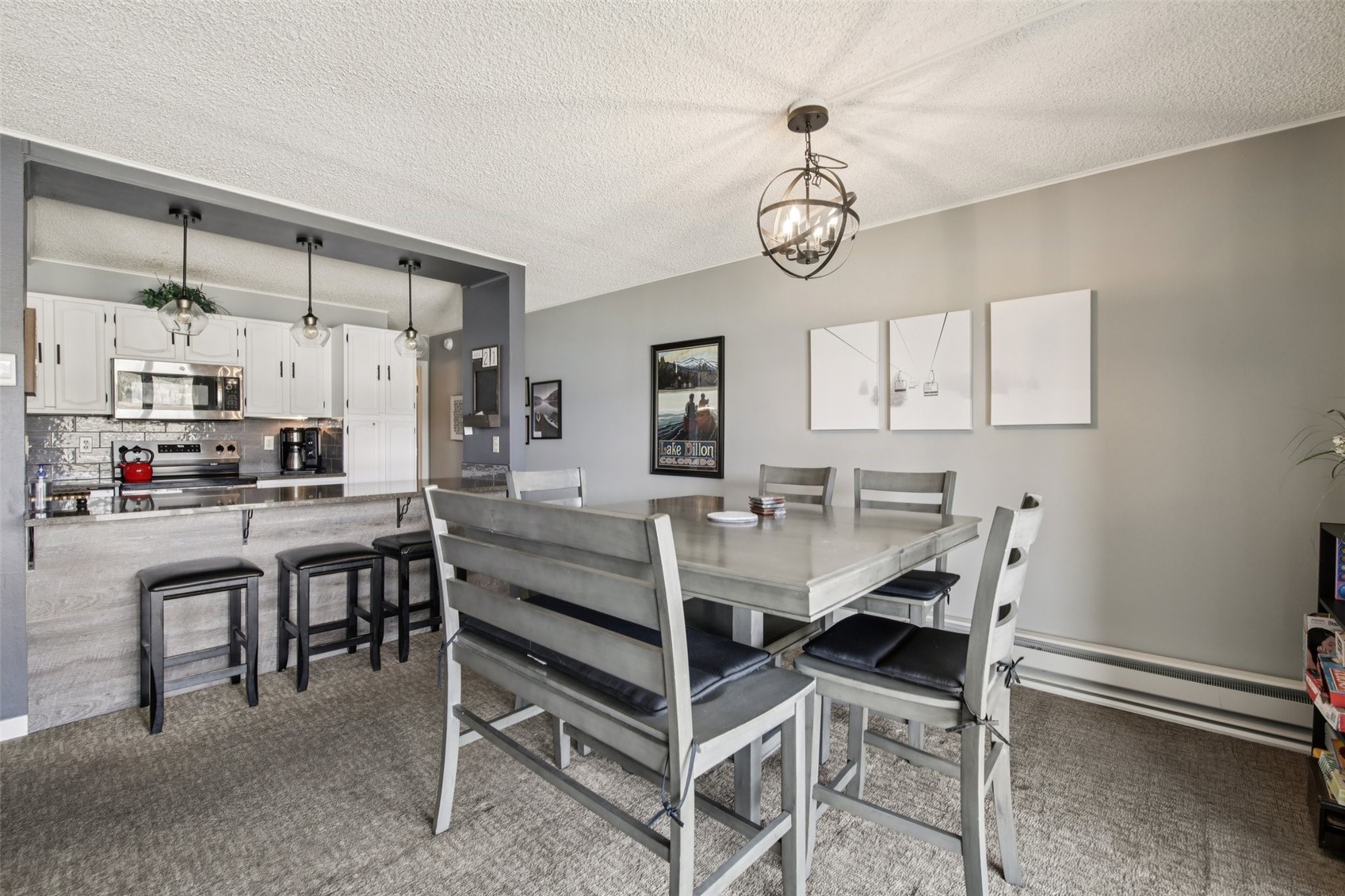 72 Corinthian CIRCLE 202