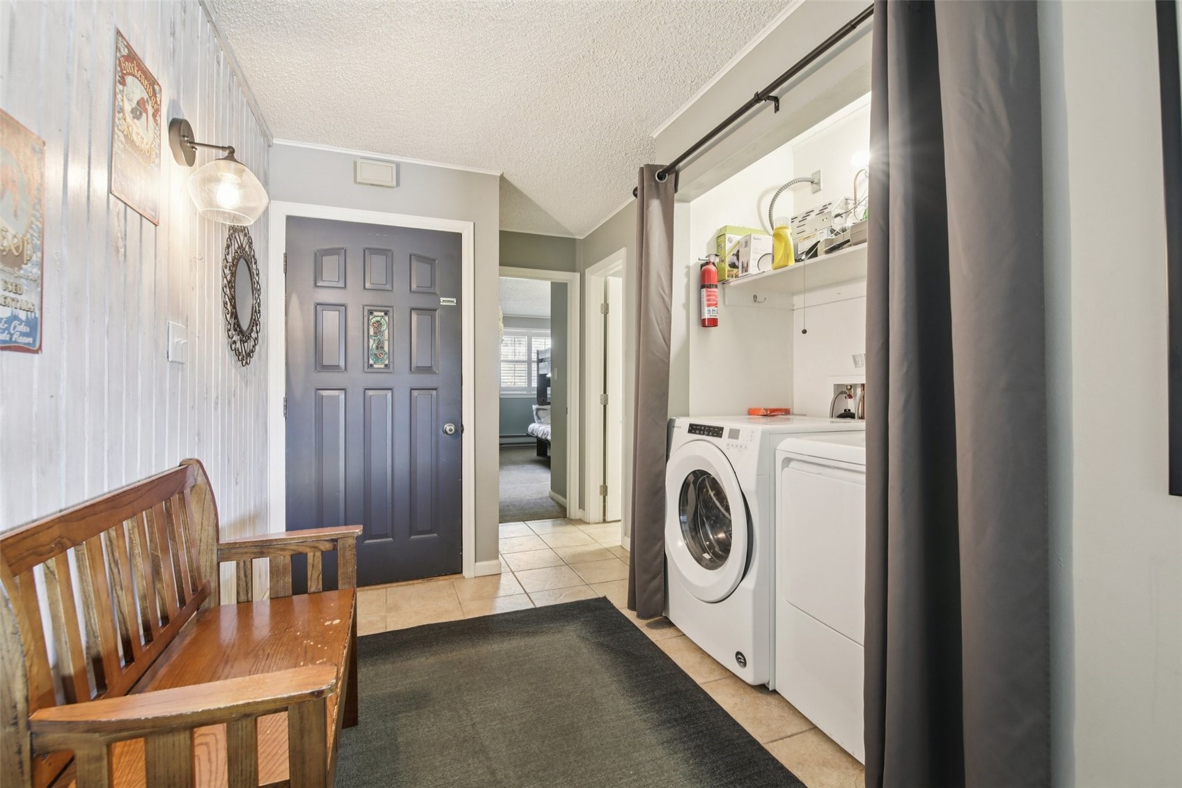 72 Corinthian CIRCLE 202