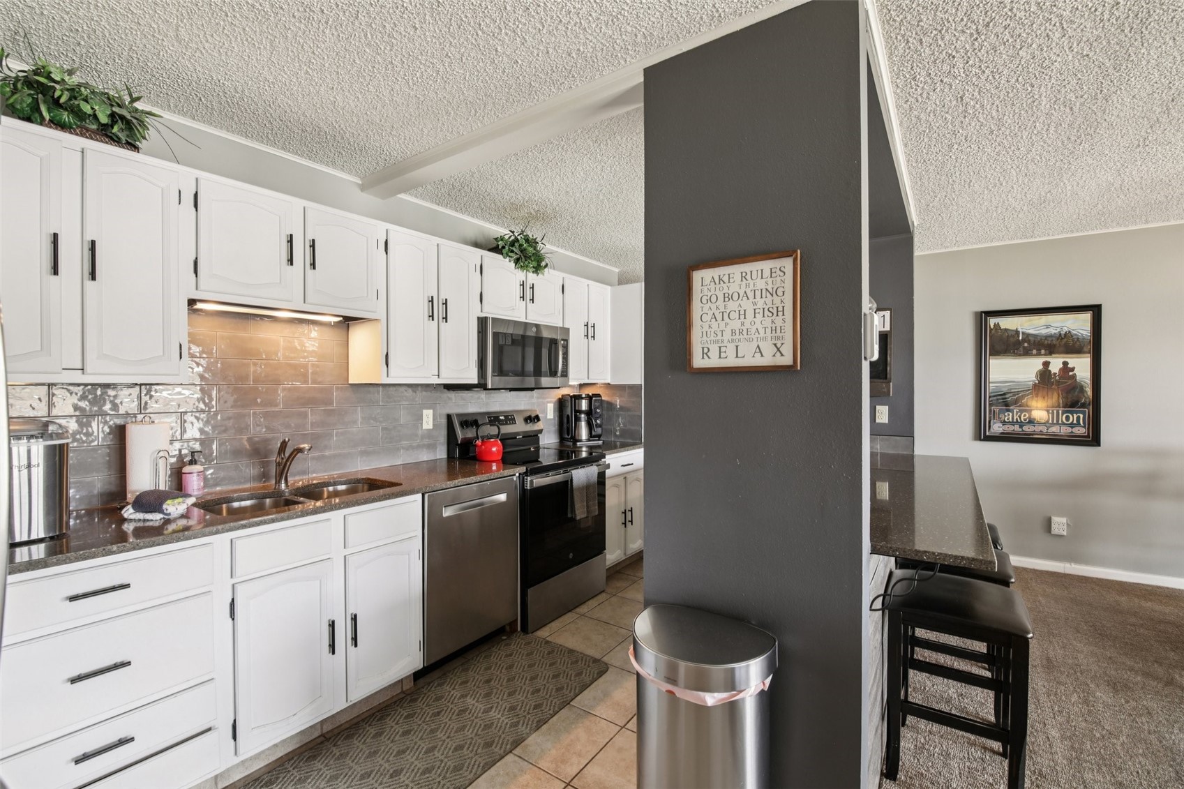 72 Corinthian CIRCLE 202