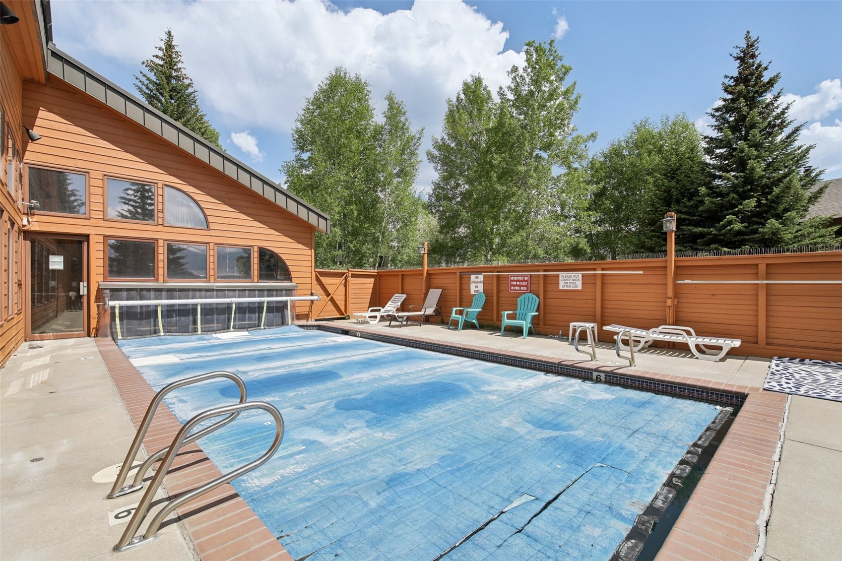 72 Corinthian CIRCLE 202