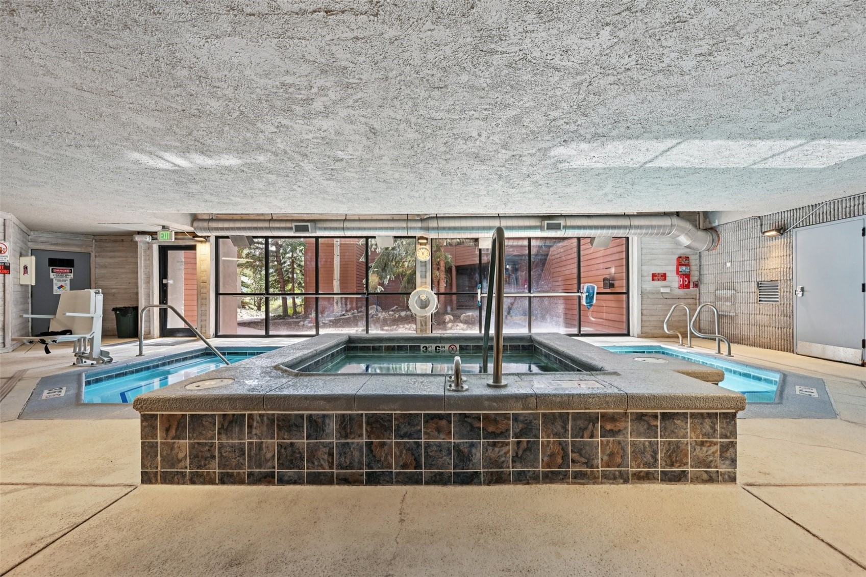 200 E La Bonte STREET 225