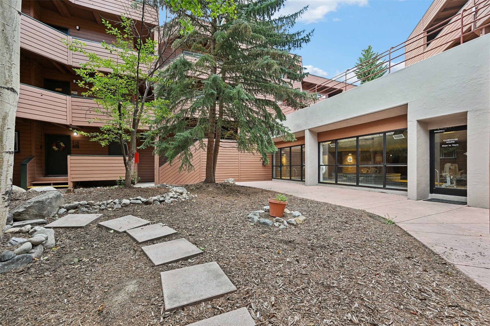 200 E La Bonte STREET 225