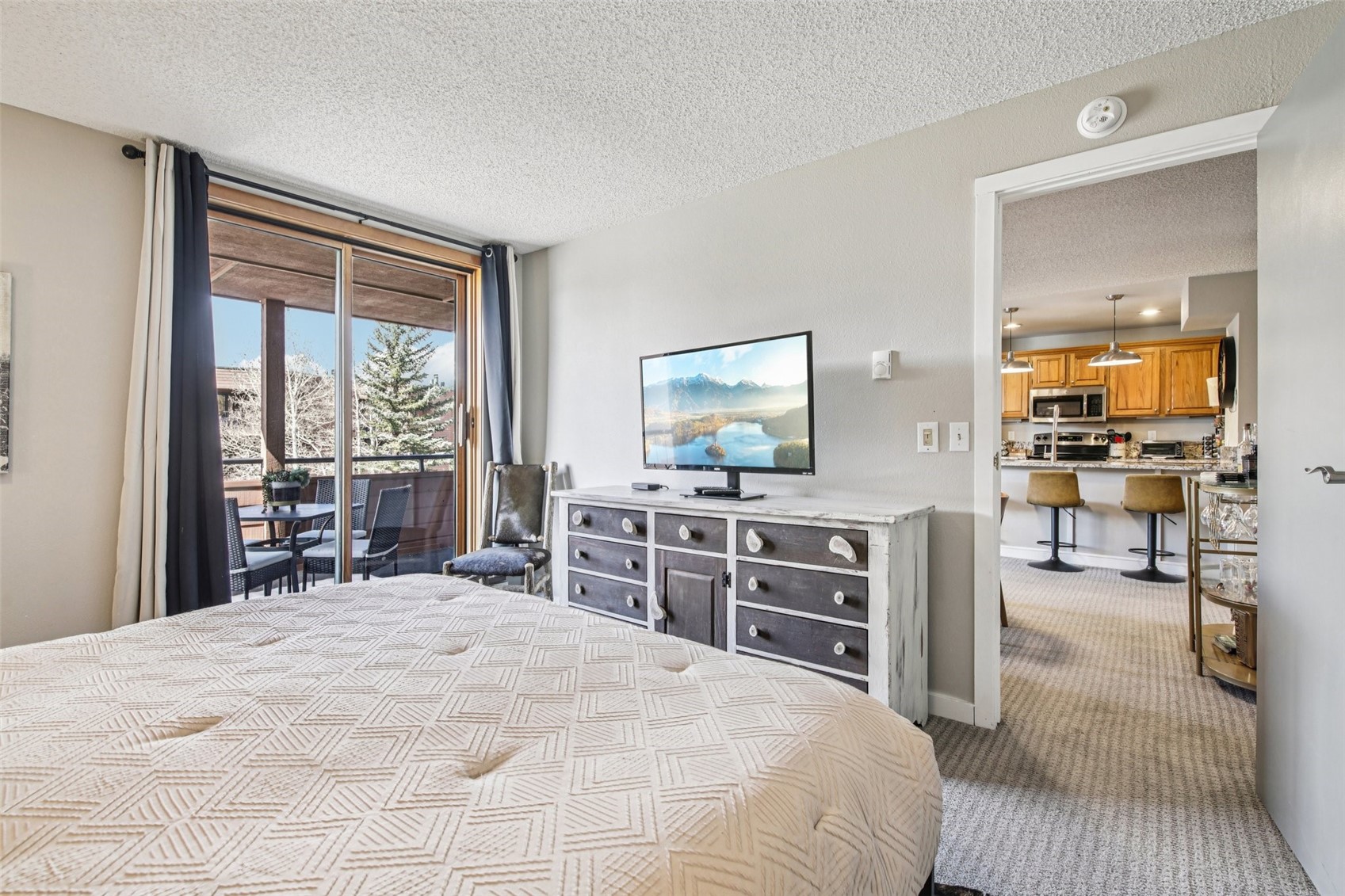 200 E La Bonte STREET 225