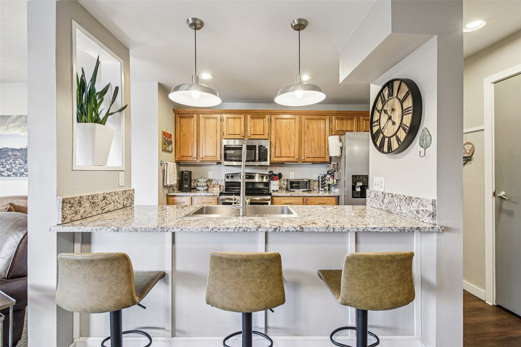200 E La Bonte STREET 225