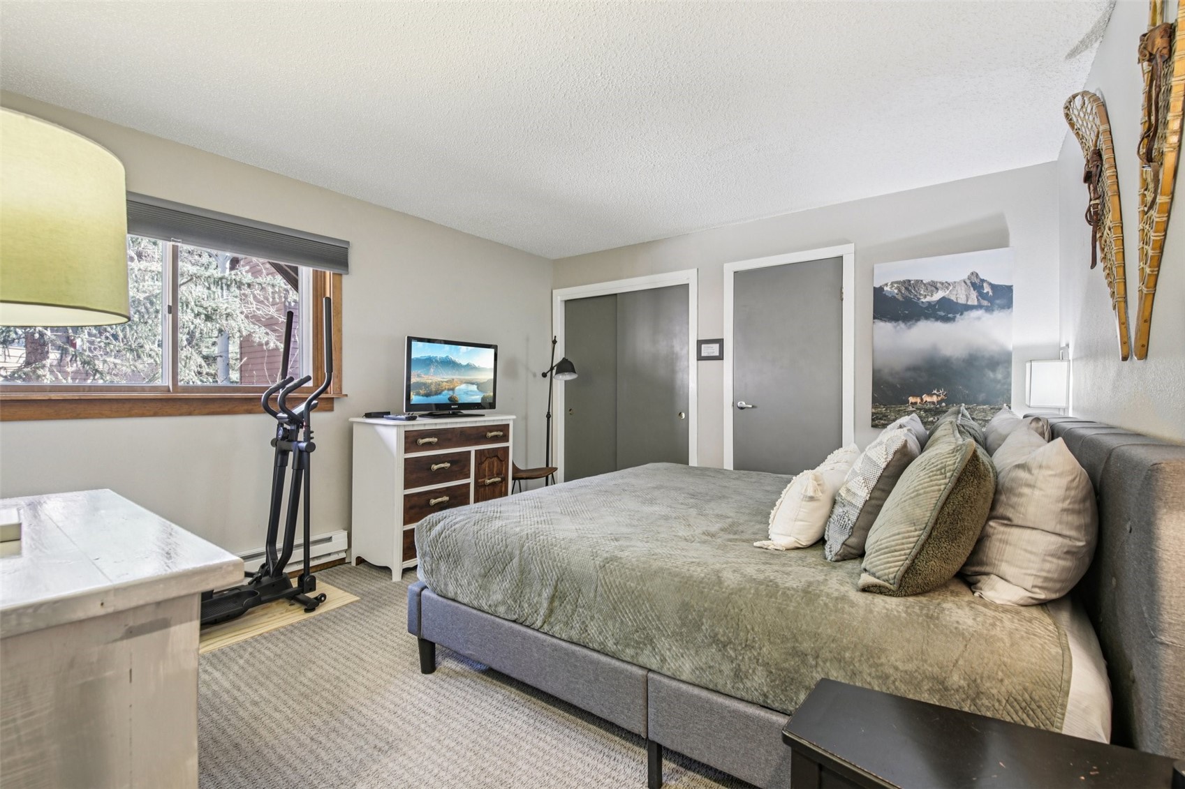 200 E La Bonte STREET 225