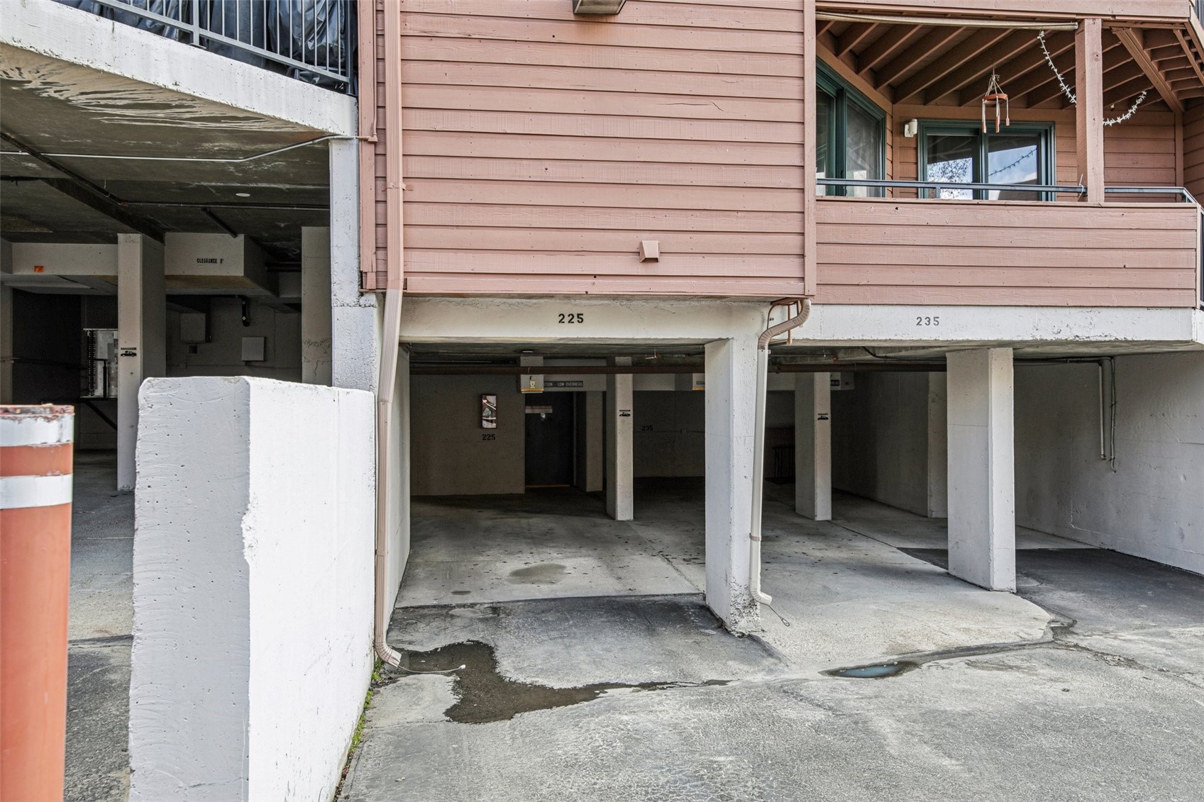200 E La Bonte STREET 225