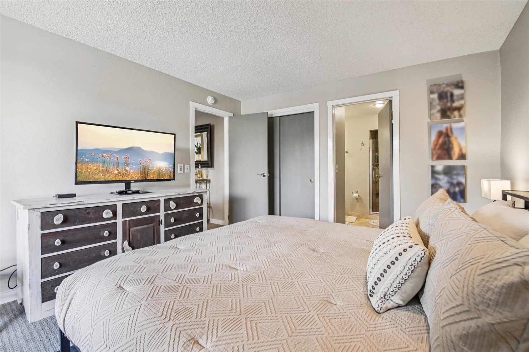 200 E La Bonte STREET 225