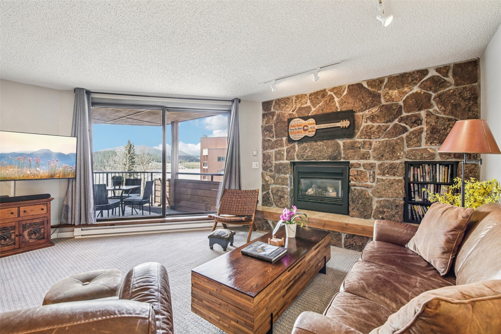 200 E La Bonte STREET 225