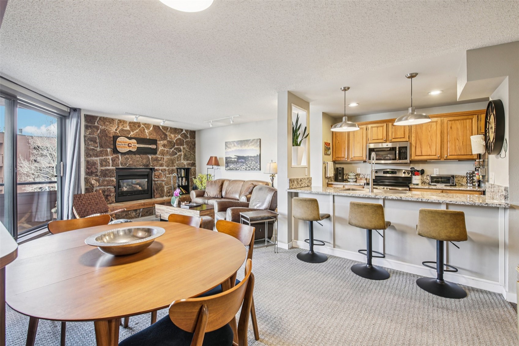 200 E La Bonte STREET 225