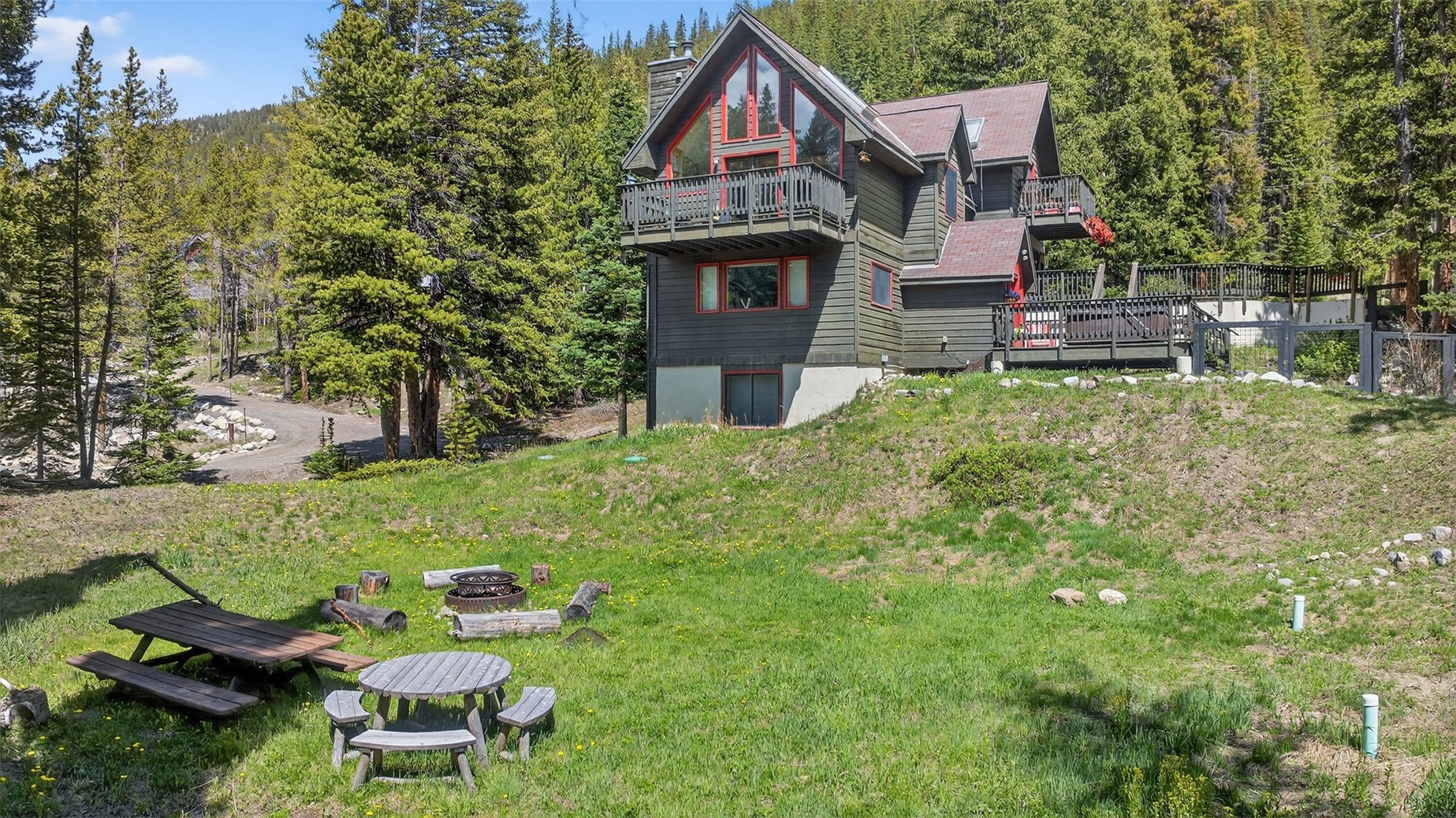 773 Range ROAD