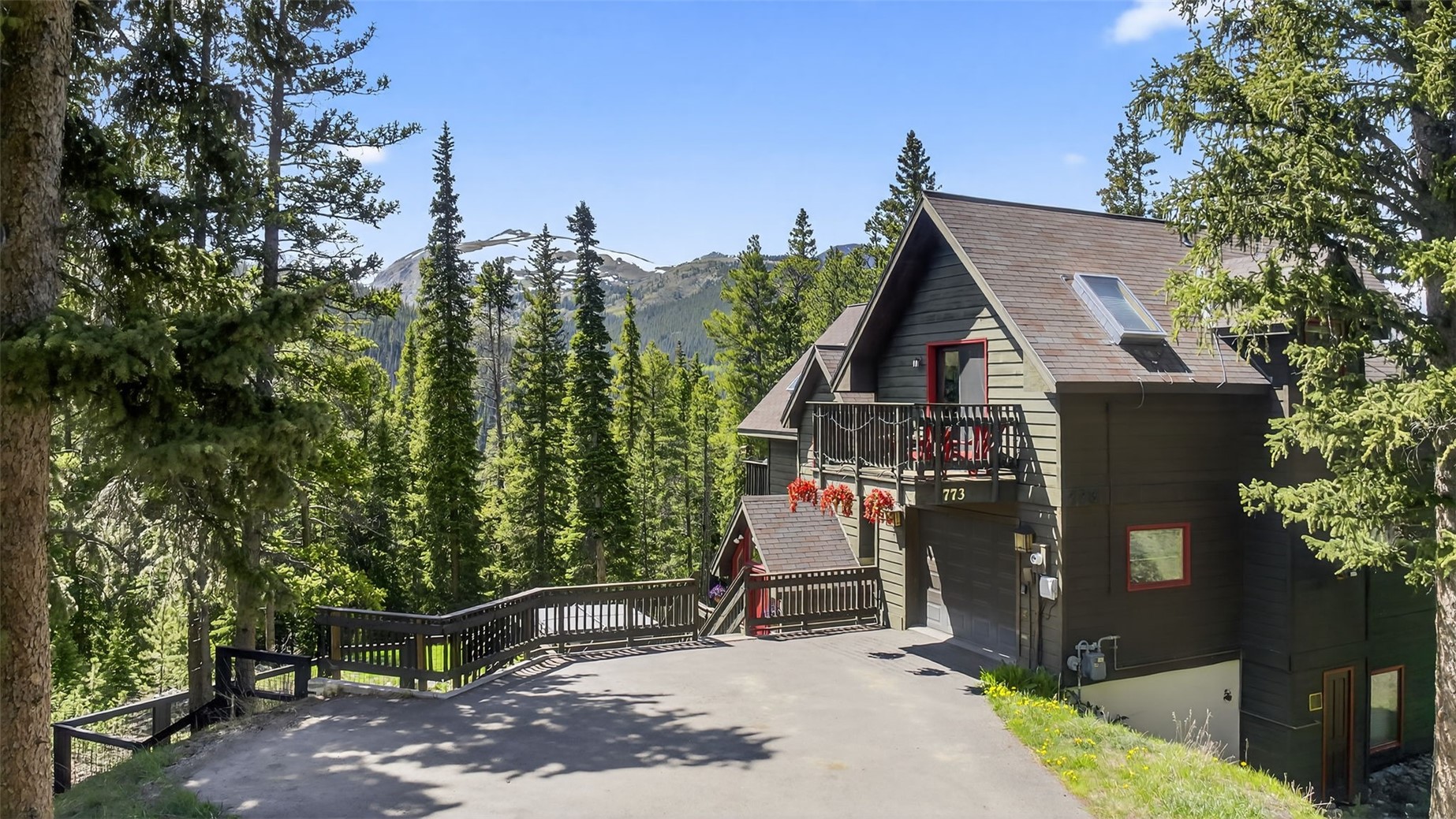 773 Range ROAD