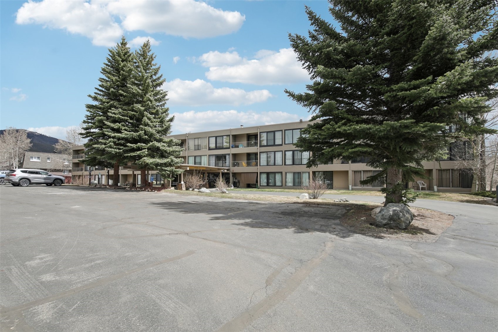 220 E La Bonte STREET 210