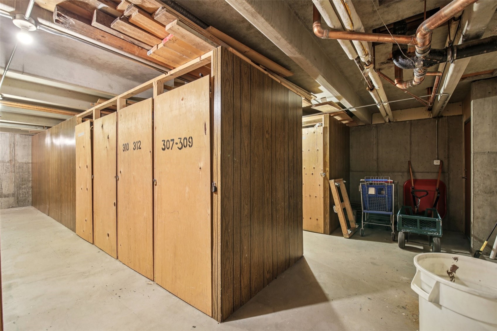 220 E La Bonte STREET 210