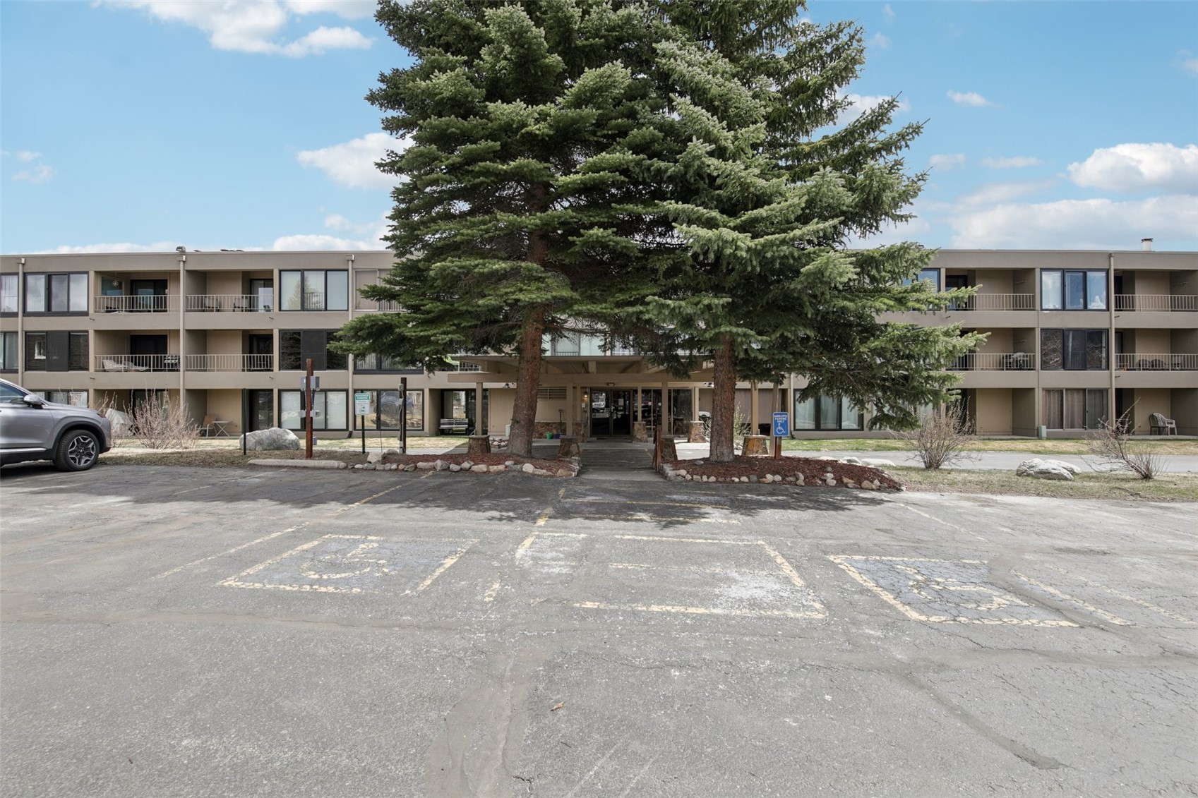 220 E La Bonte STREET 210