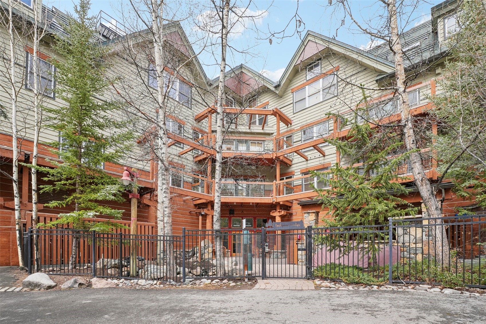 195 River Run ROAD 8007