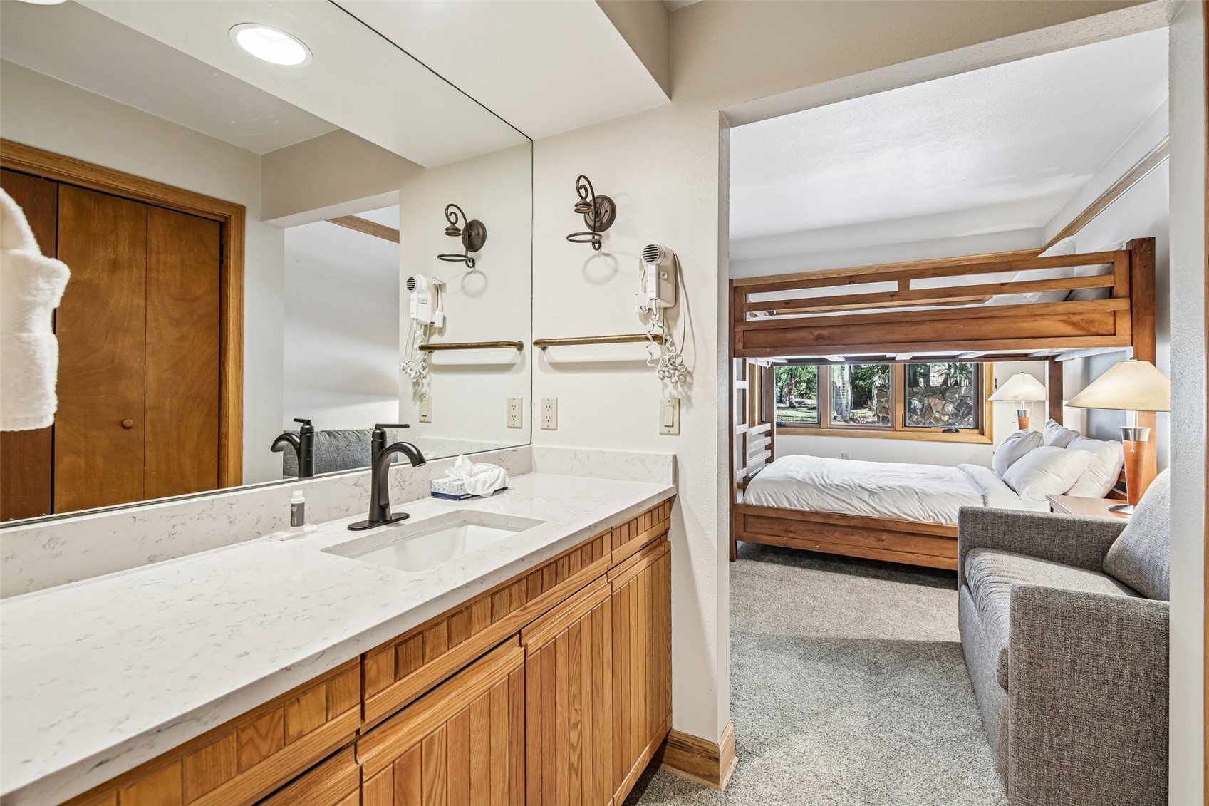 1203 W Keystone ROAD 2710
