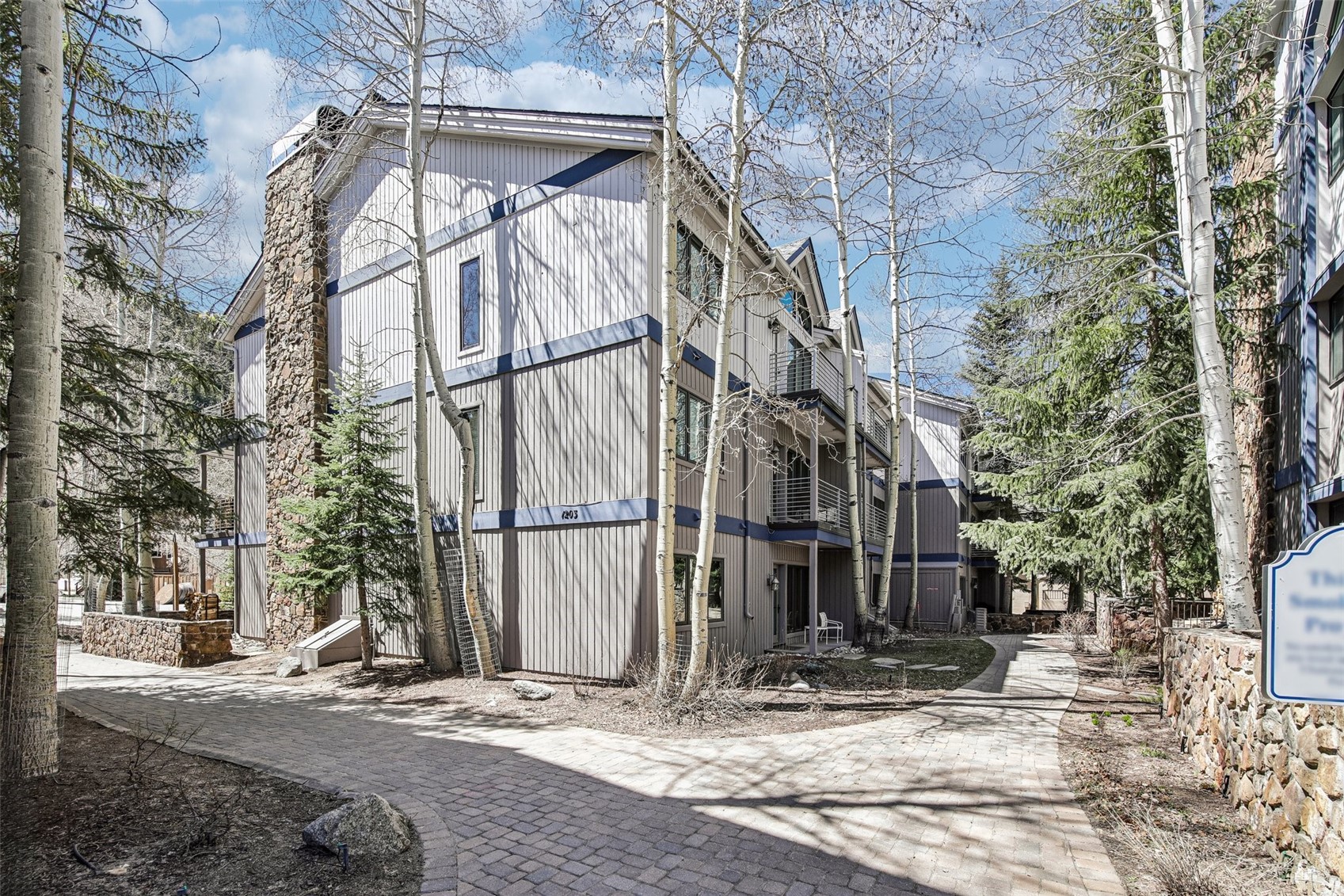 1203 W Keystone ROAD 2710