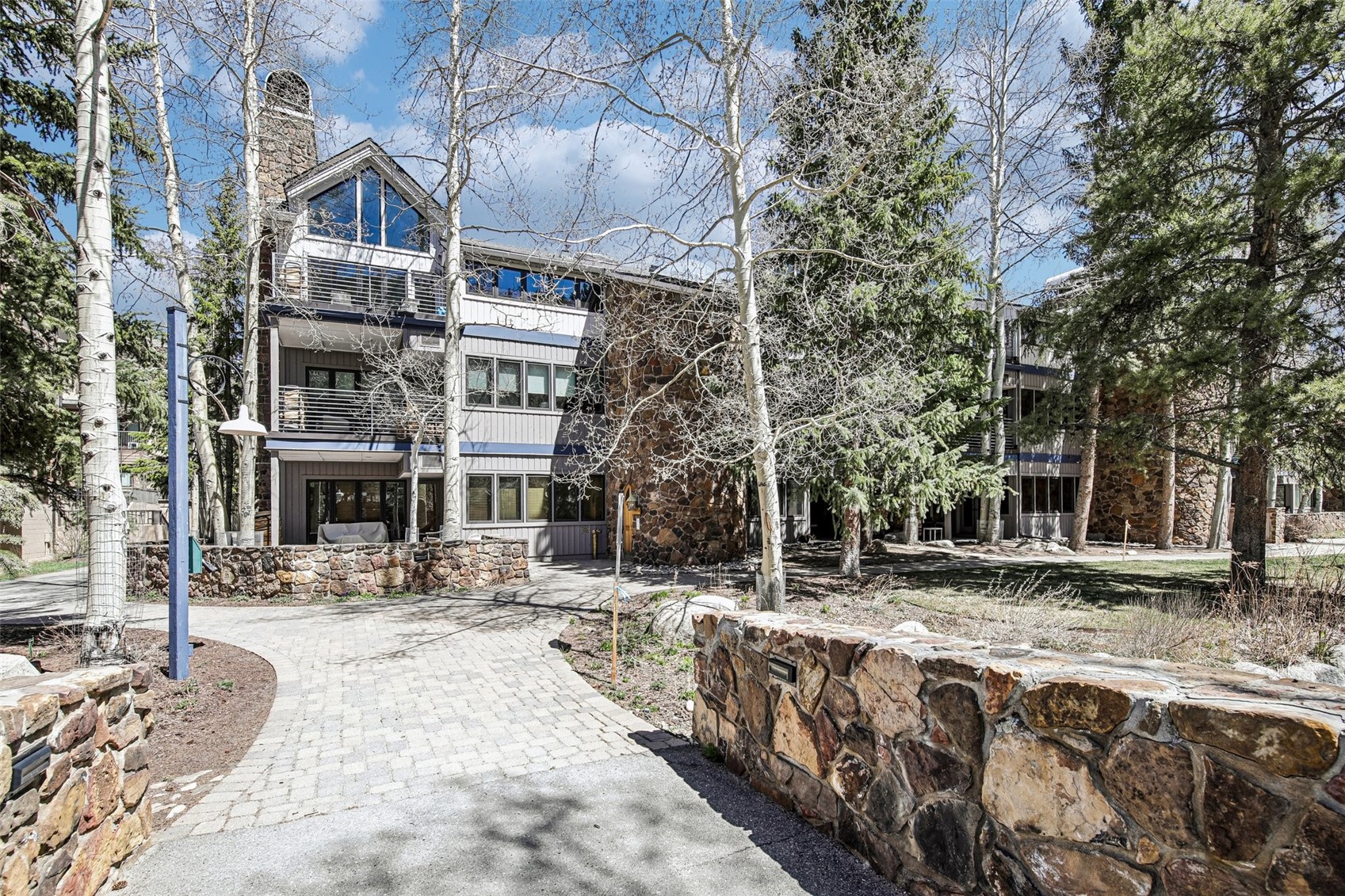 1203 W Keystone ROAD 2710